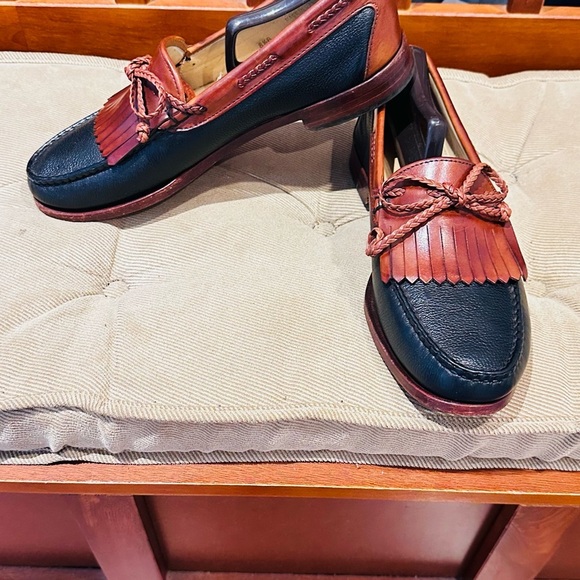 Allen Edmonds Brown and Black Leather Loafers - Picture 2 of 16